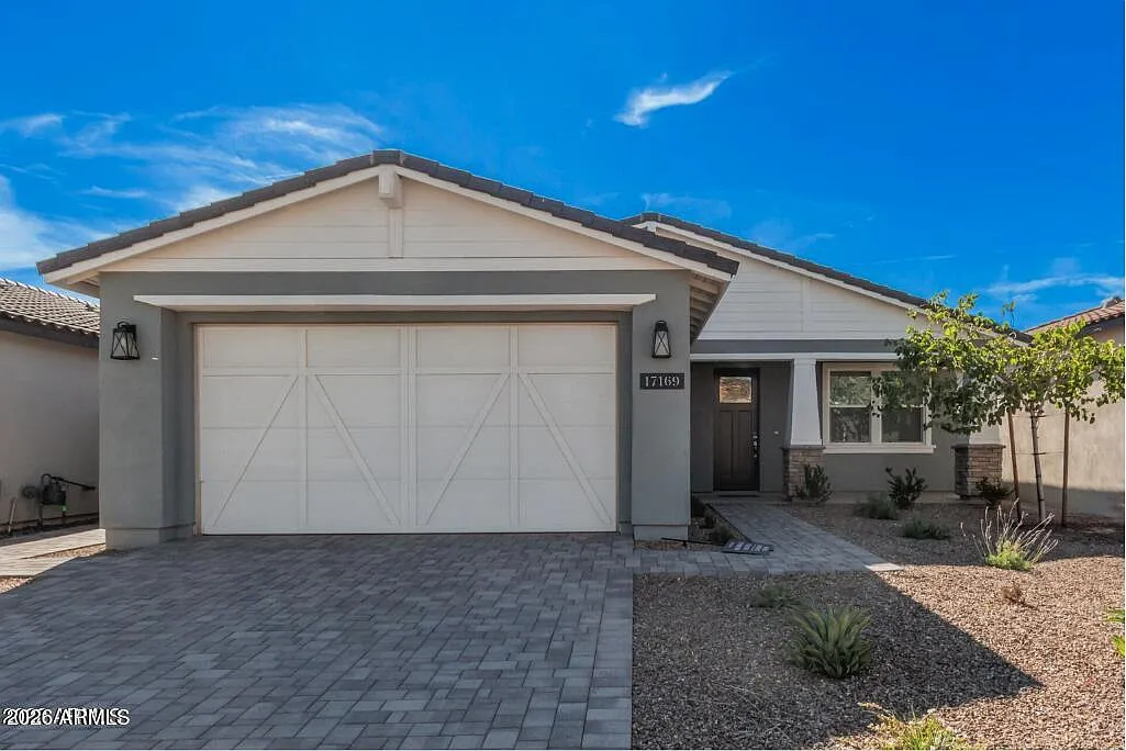 3 bed, 2.0 bath, 1521 sqft, $2,800 — Photo 1