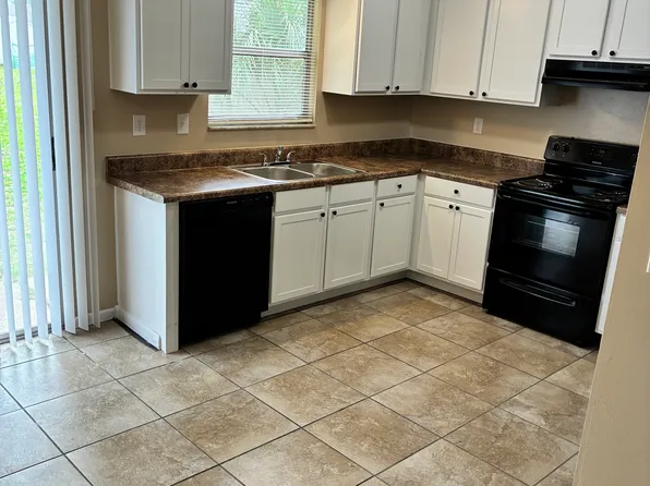 3470 NE 58th Ave #3480, Silver Springs, FL 34488