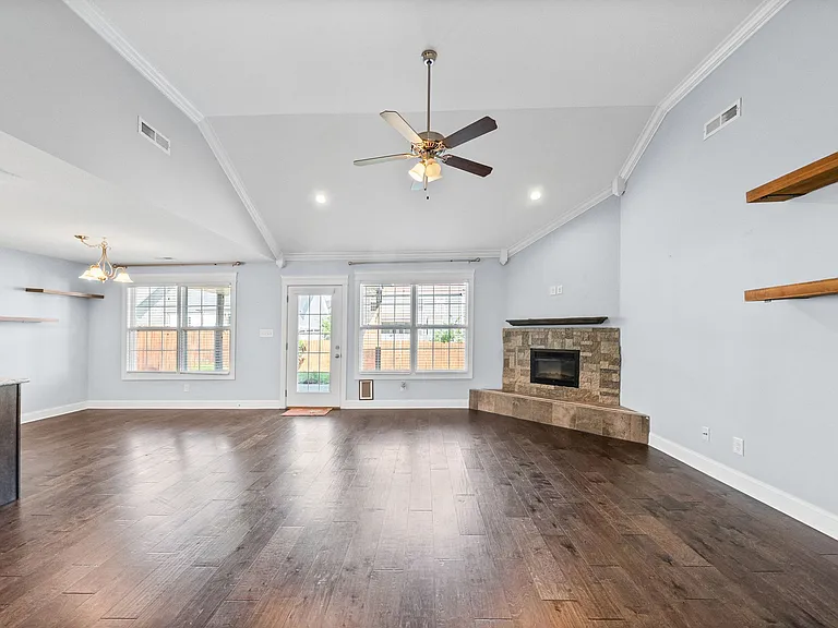 3753 Windmill Dr — Photo 5