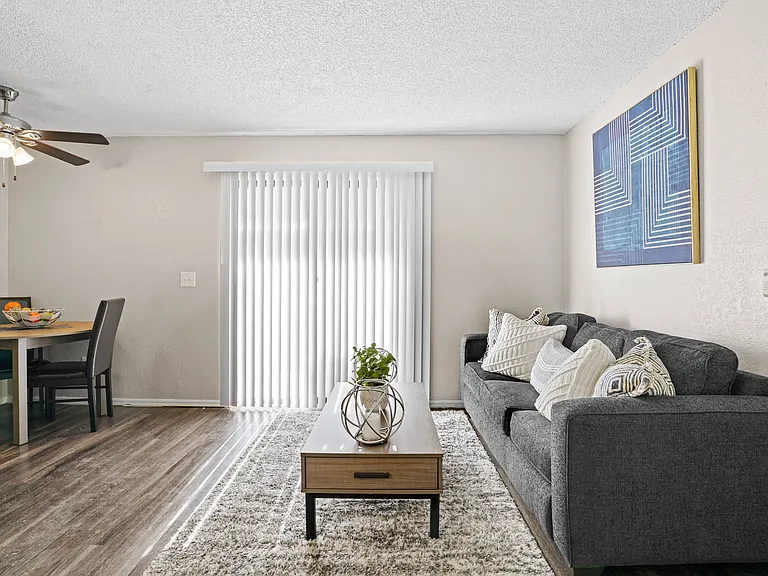 Diamond Creek Apartments — Photo 5