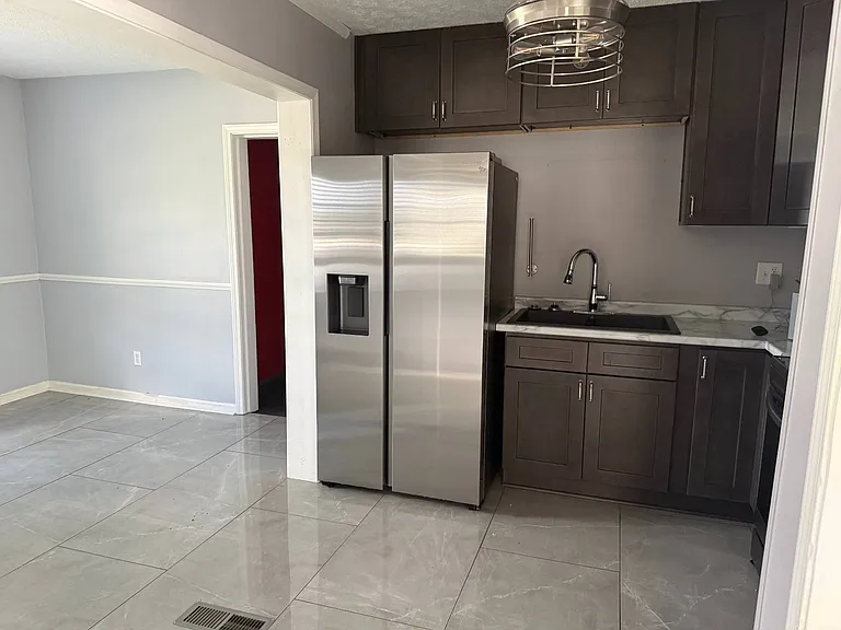6112 Old Nashville Rd — Photo 4