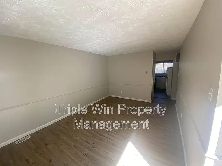 2372 Rockymont Dr — Photo 15