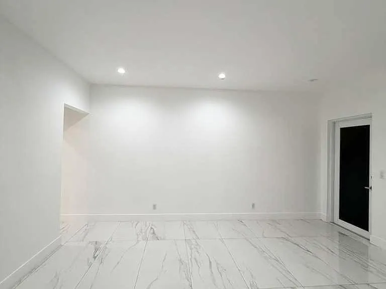 520 76th St #7 — Photo 1