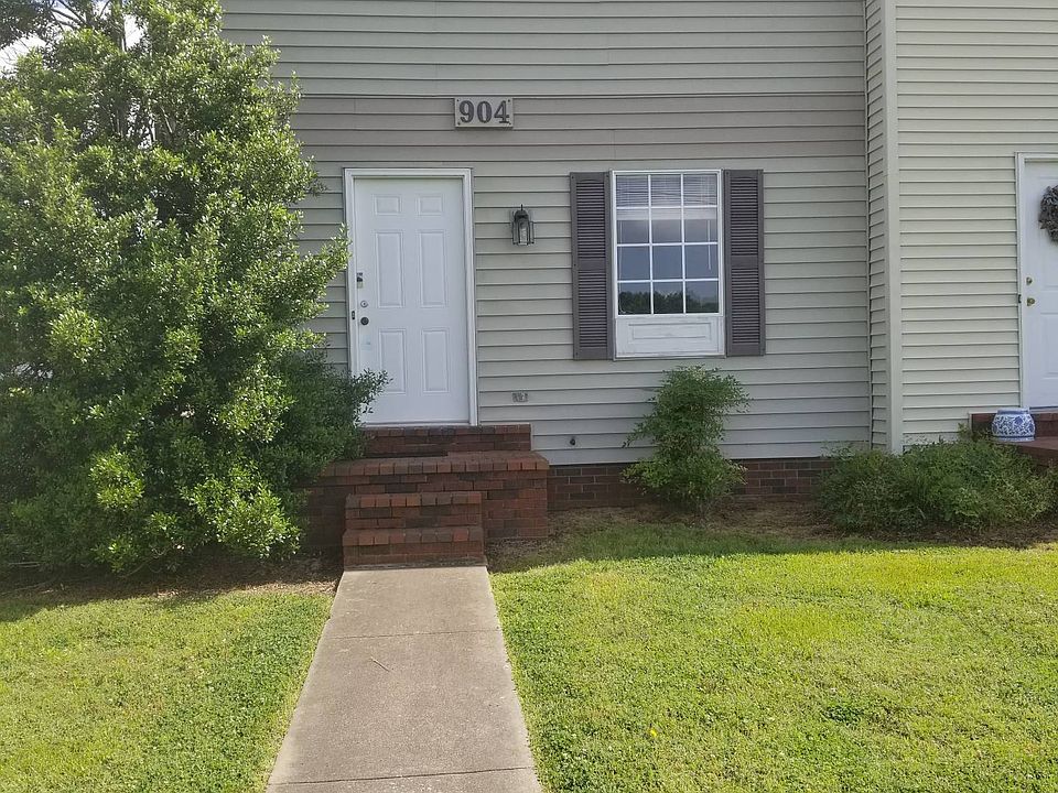 1st image of 904 Southwood Dr APT A
