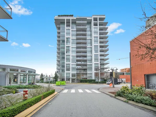 200 Nelsons Cres #307, New Westminster, BC V3L 0H4
