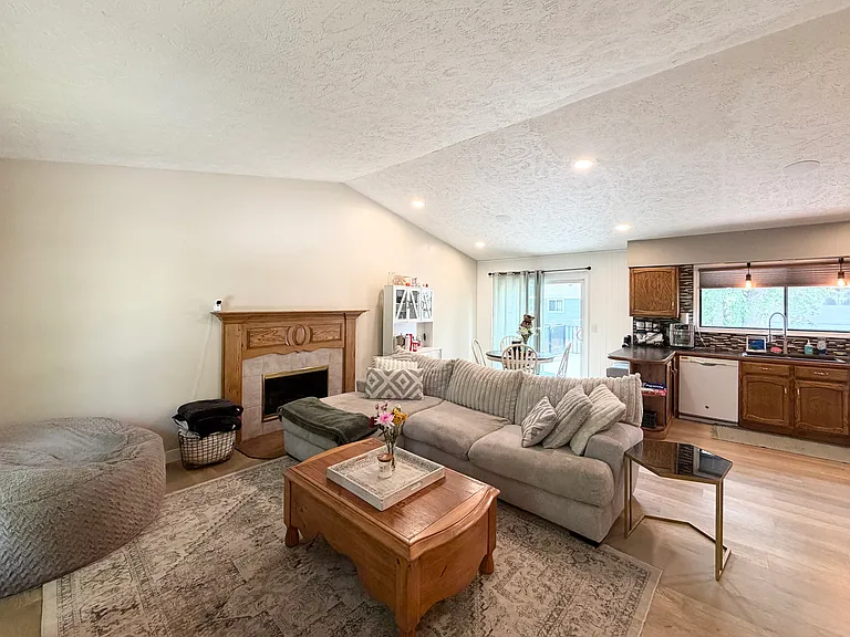 727 W Leon Dr — Photo 9