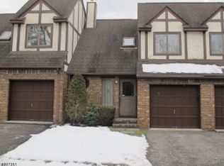 6 Tudor Dr, Pompton Lakes, NJ 07442