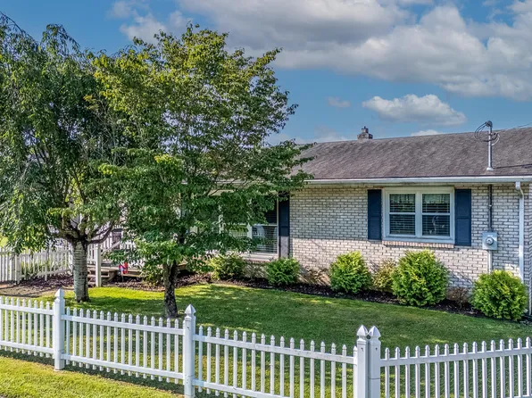 174 Riverview Dr, West Liberty, KY 41472