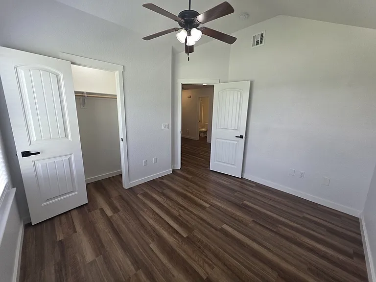 311 Violet St — Photo 14