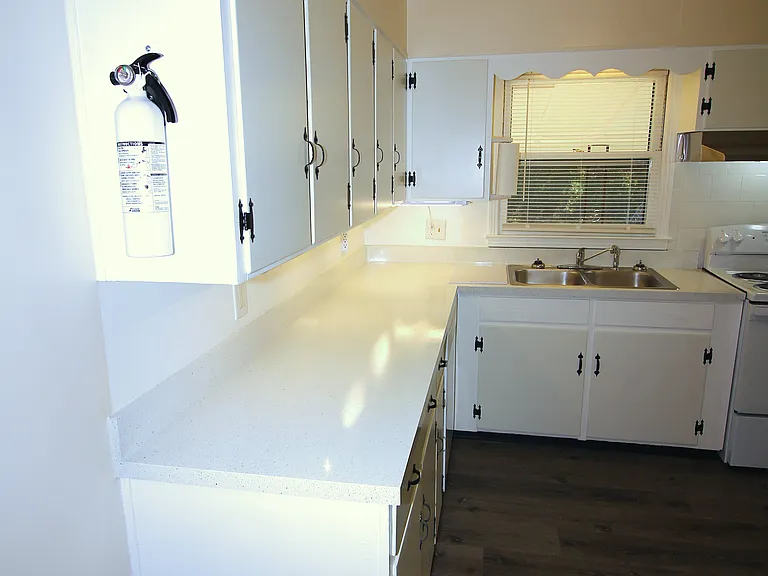 1090 Meridian Ct — Photo 35