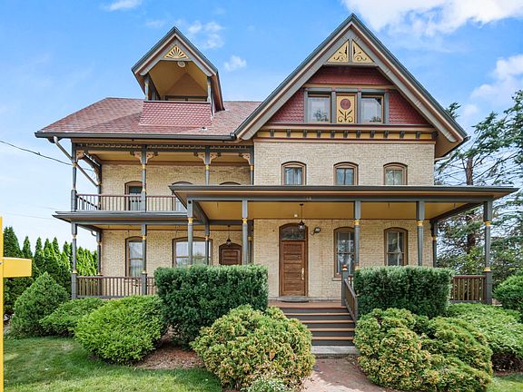 2nd image of 348 Naymut St