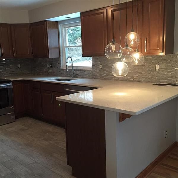 2nd image of 857 Chalmers Pl