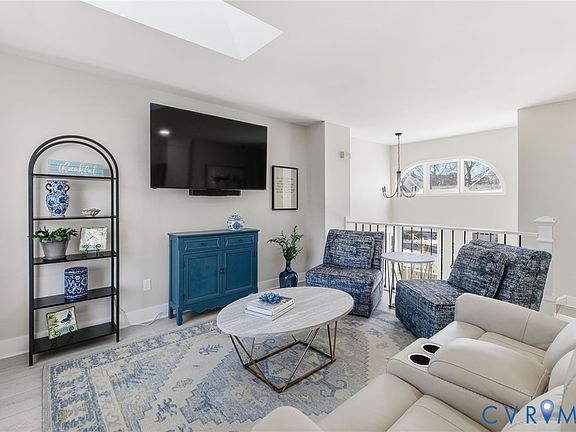 5th image of 10806 Stanton Way