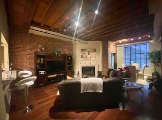 205-211 N 4th St #E3, Philadelphia, PA 19106