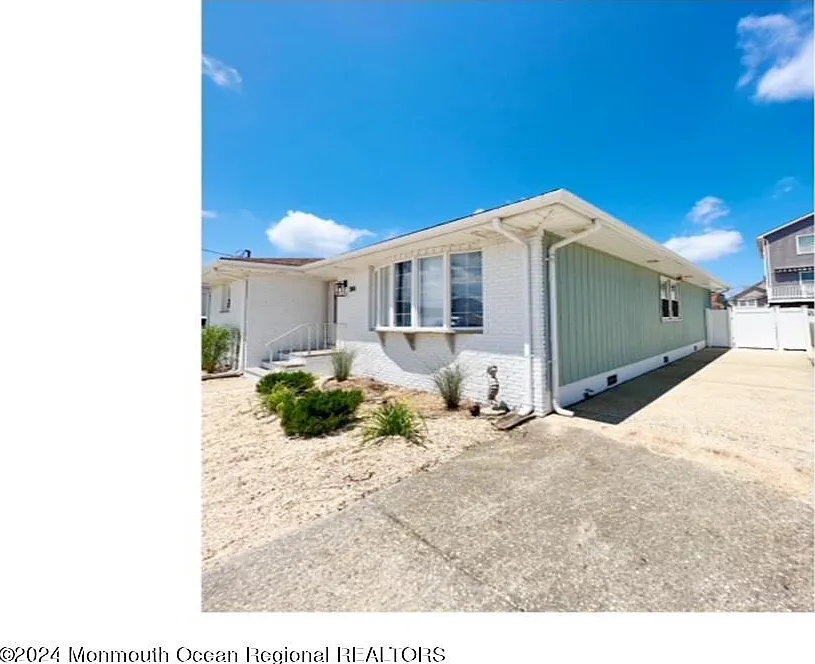 3 bed, 2.5 bath, 1584 sqft, $3,125 — Photo 4
