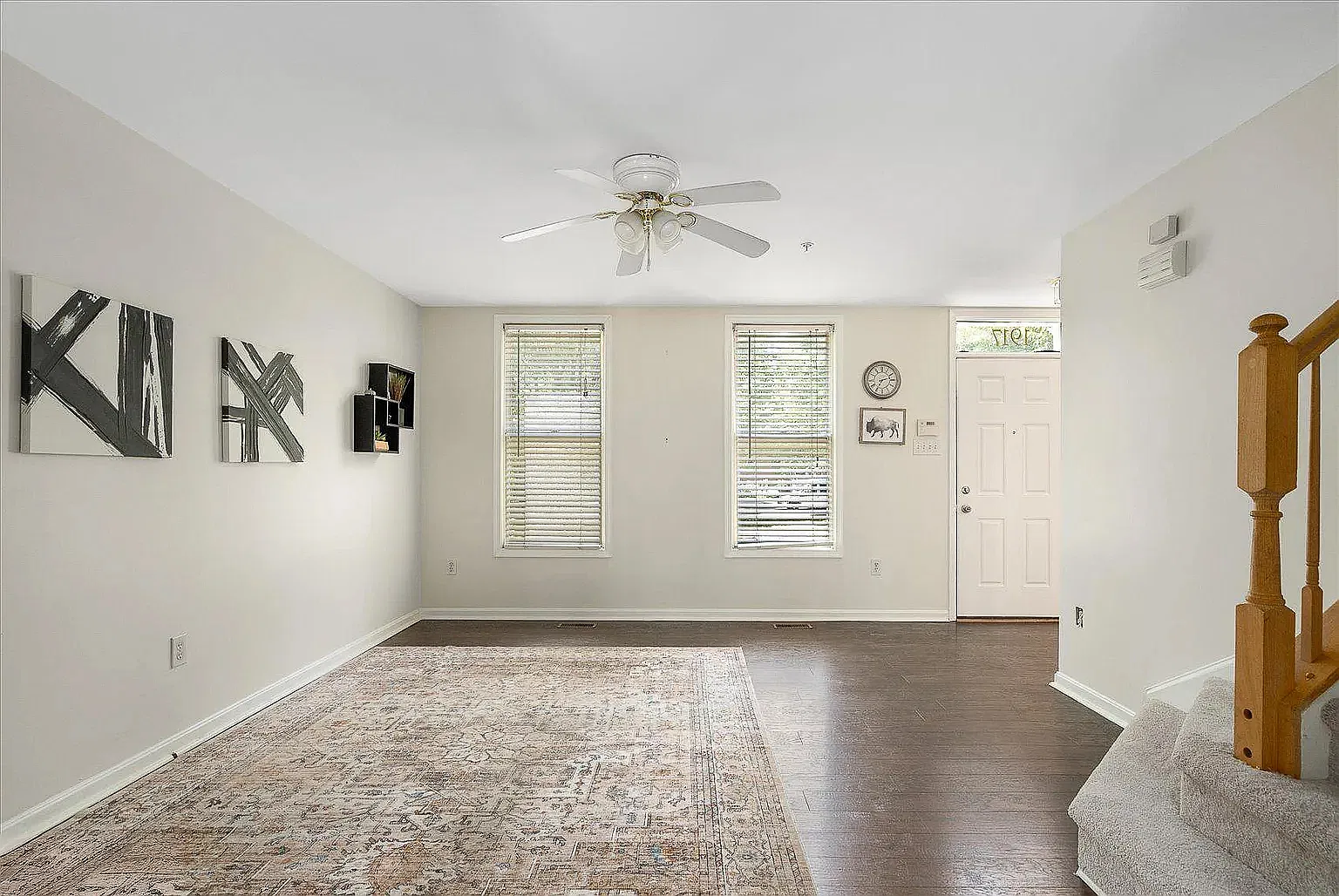 3 bed, 2.5 bath, 1860 sqft, $2,300 — Photo 3