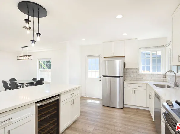 16130 Kittridge St, Van Nuys, CA 91406