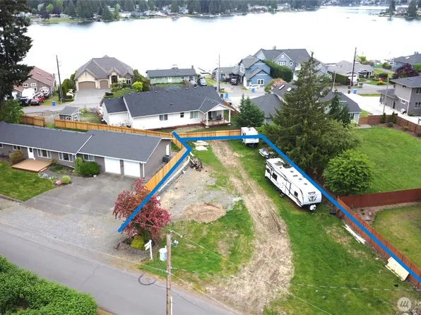 6004 W Tapps Drive E, Bonney Lake, WA 98391