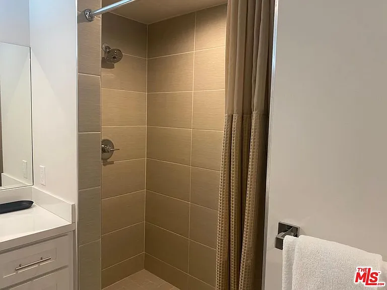 3726 Kelton Ave #202 — Photo 17