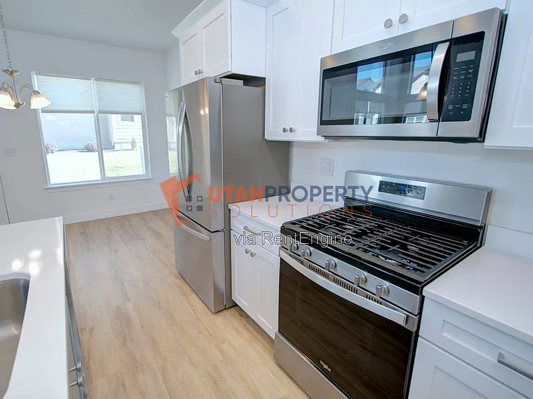 1316 W Dawes Way — Photo 11