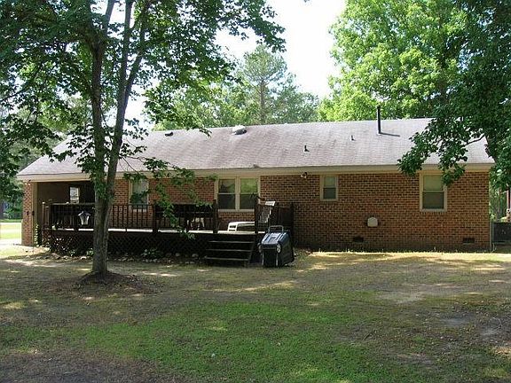 3rd image of 105 Wellington Ct