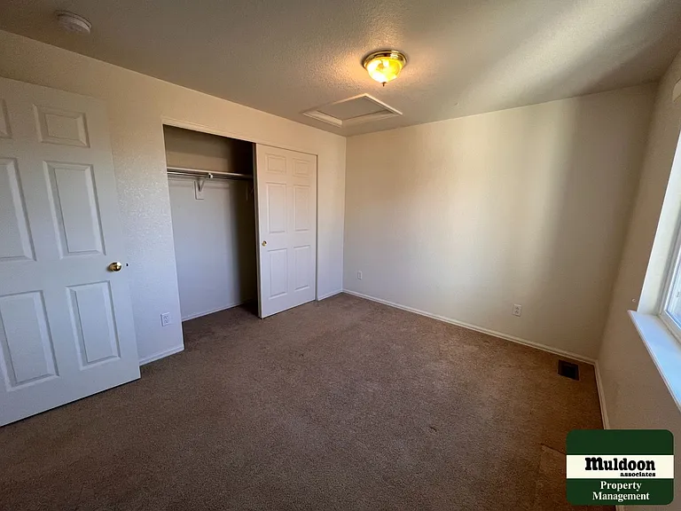 5807 Poudre Way — Photo 37