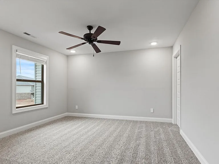 16097 Cohen Dr — Photo 25