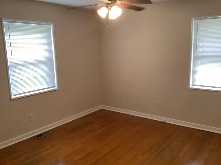 1532 Cresthill Rd — Photo 6