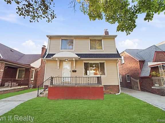 3rd image of 7047 Barrie St