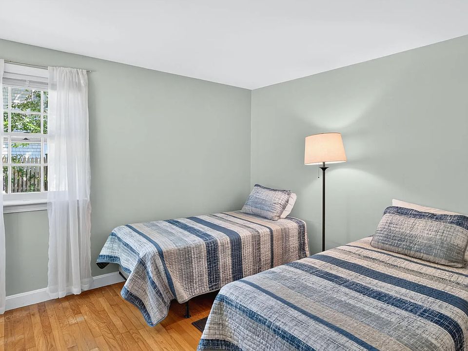 1st image of 101 Longfellow Dr