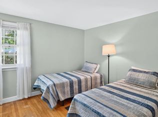 101 Longfellow Dr, Centerville, MA 02632