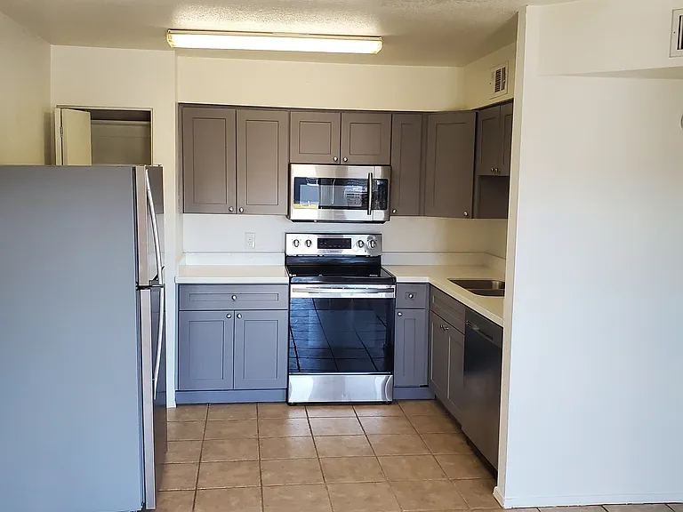 2-480 E Fred Ave — Photo 2