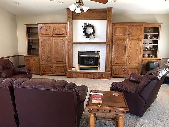 600 sqft fam rm, added 2000