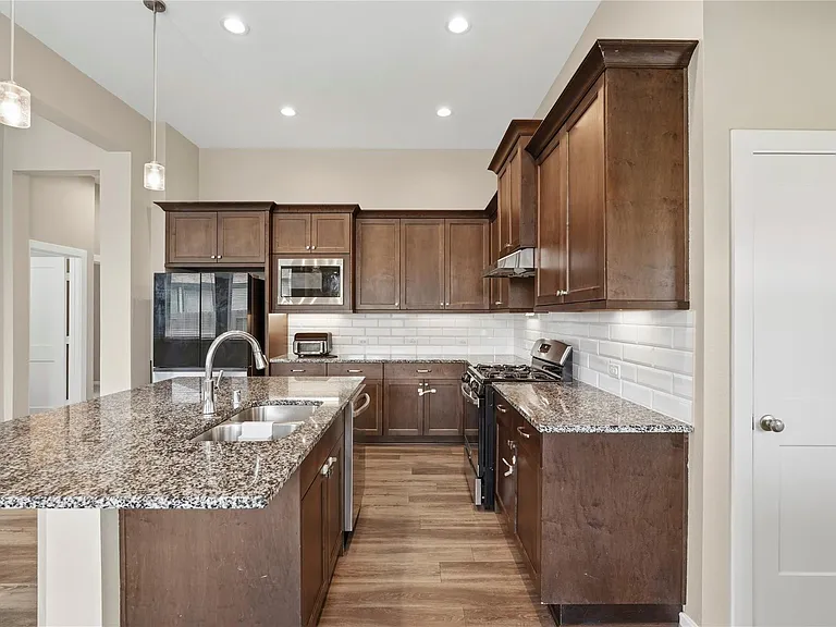 8422 Bay Orchard Dr — Photo 8