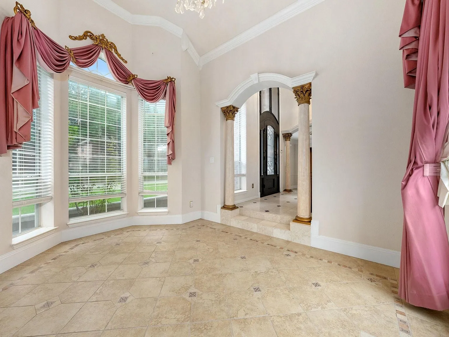 3 bed, 2.5 bath, 2732 sqft, $3,300 — Photo 4