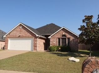 3029 Canary Ln, Midlothian, TX 76065