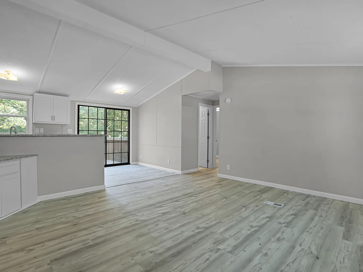 3 bed, 1500 sqft, $1,800 — Photo 4