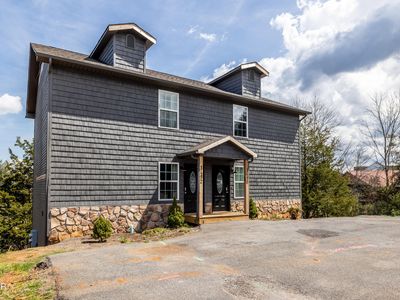 1490 William Holt Blvd, Sevierville, TN, 37862