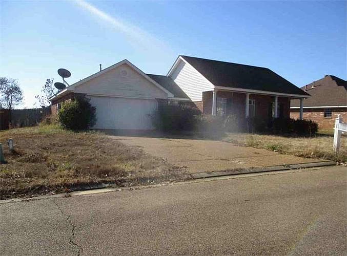 1st image of 129 Beechwood Cir