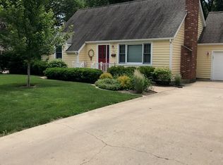 212 Shooting Park Rd, Peru, IL 61354