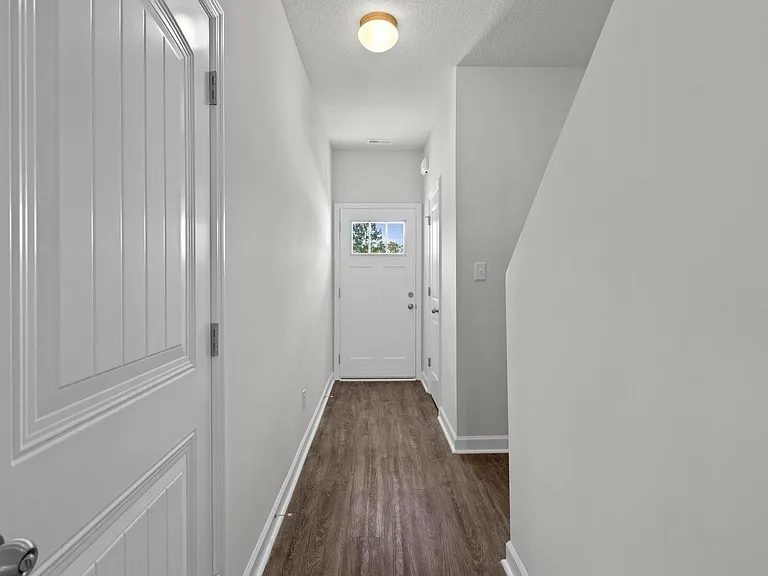 2035 Folkstone Woods Ln — Photo 4