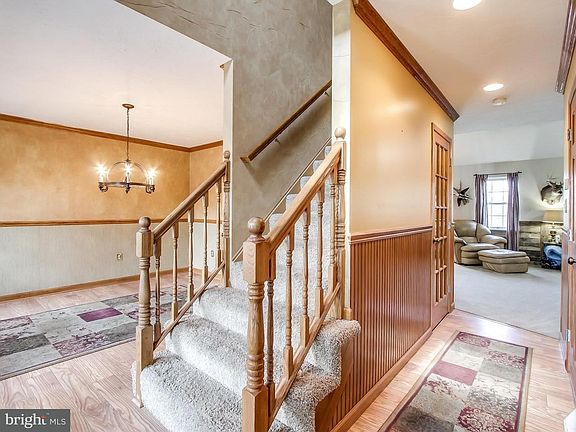 2nd image of 280 Abbey Dr