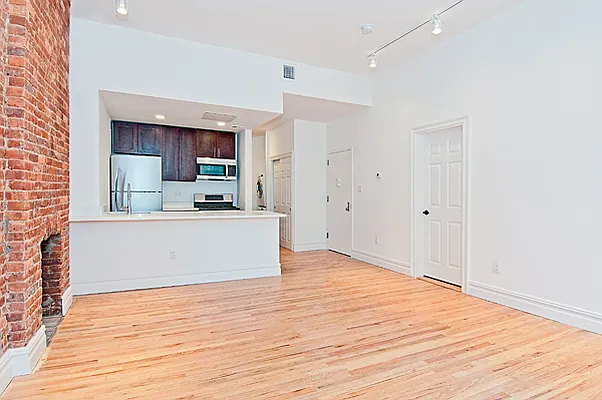 Rented by Bold New York | media 32