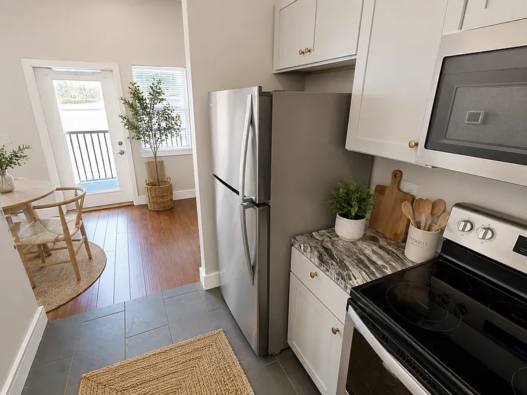 4400 Manchester Ave — Photo 2