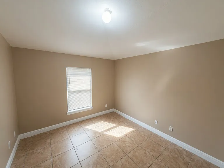 313A Melissa Ave S — Photo 5