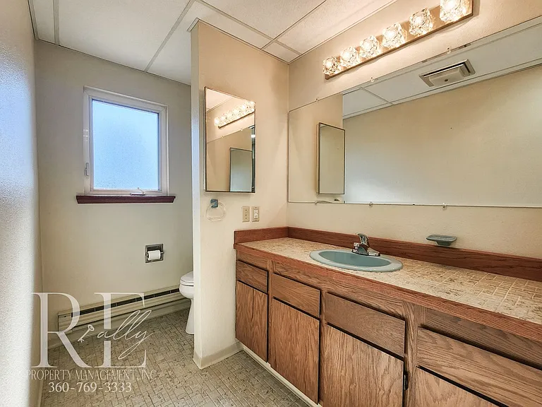 515 NW Heritage Ln — Photo 22