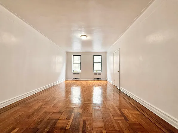 150 East 18th Street image 1 of 11