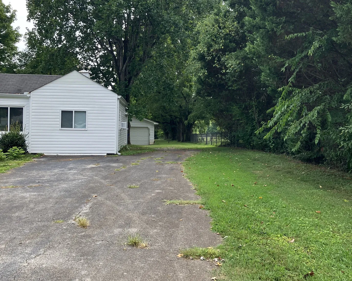 3 bed, 1848 sqft, $2,100 — Photo 2