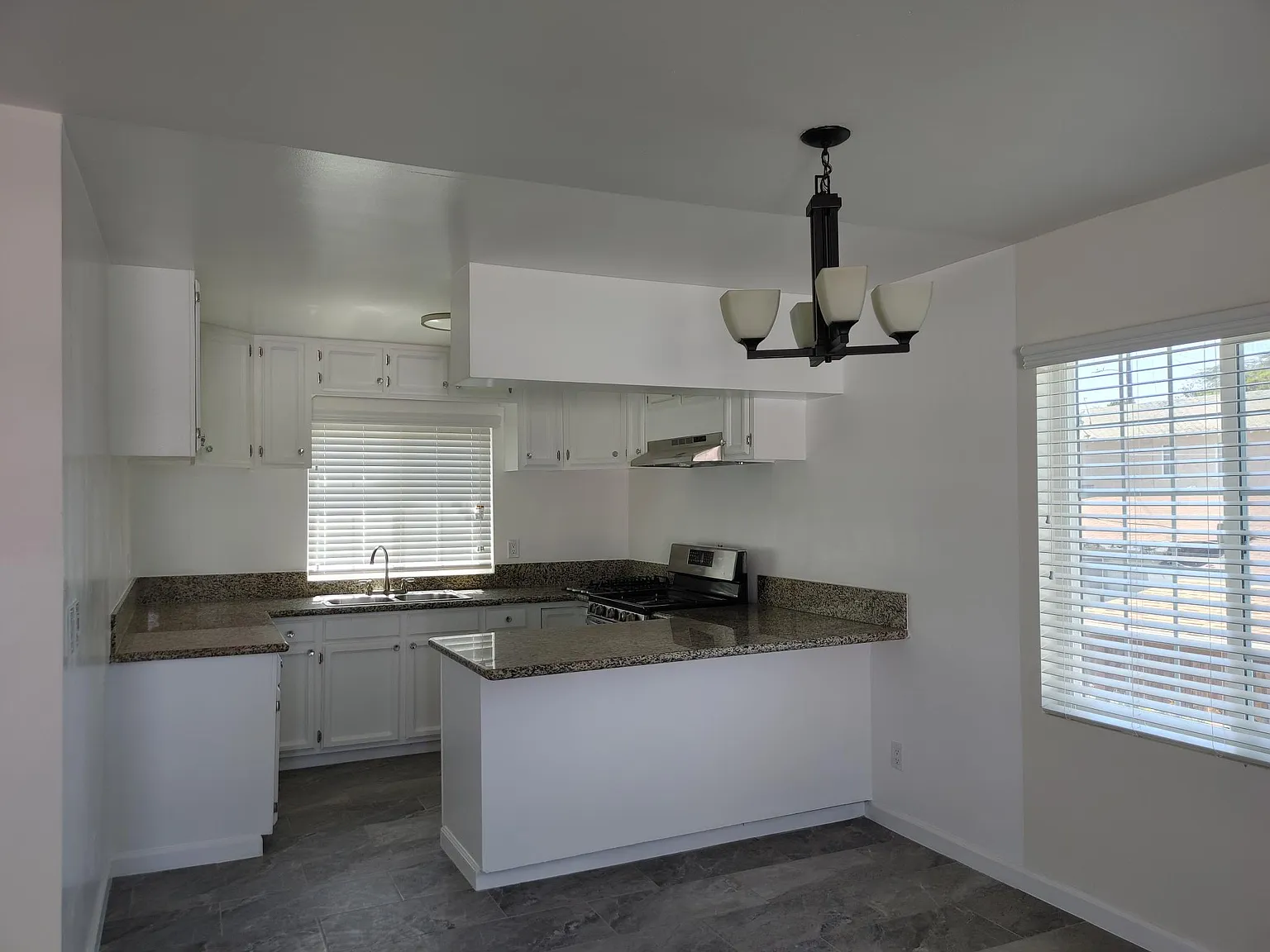2 bed, 960 sqft, $2,500 — Photo 3