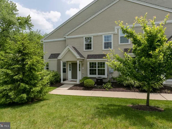 215 Flagstone Rd, Chester Springs, PA 19425